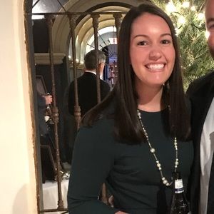 Meet your Posher, Hilary